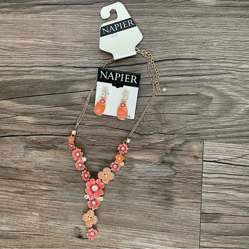 NWT Napier Gem/Diamond Necklace Earring Set